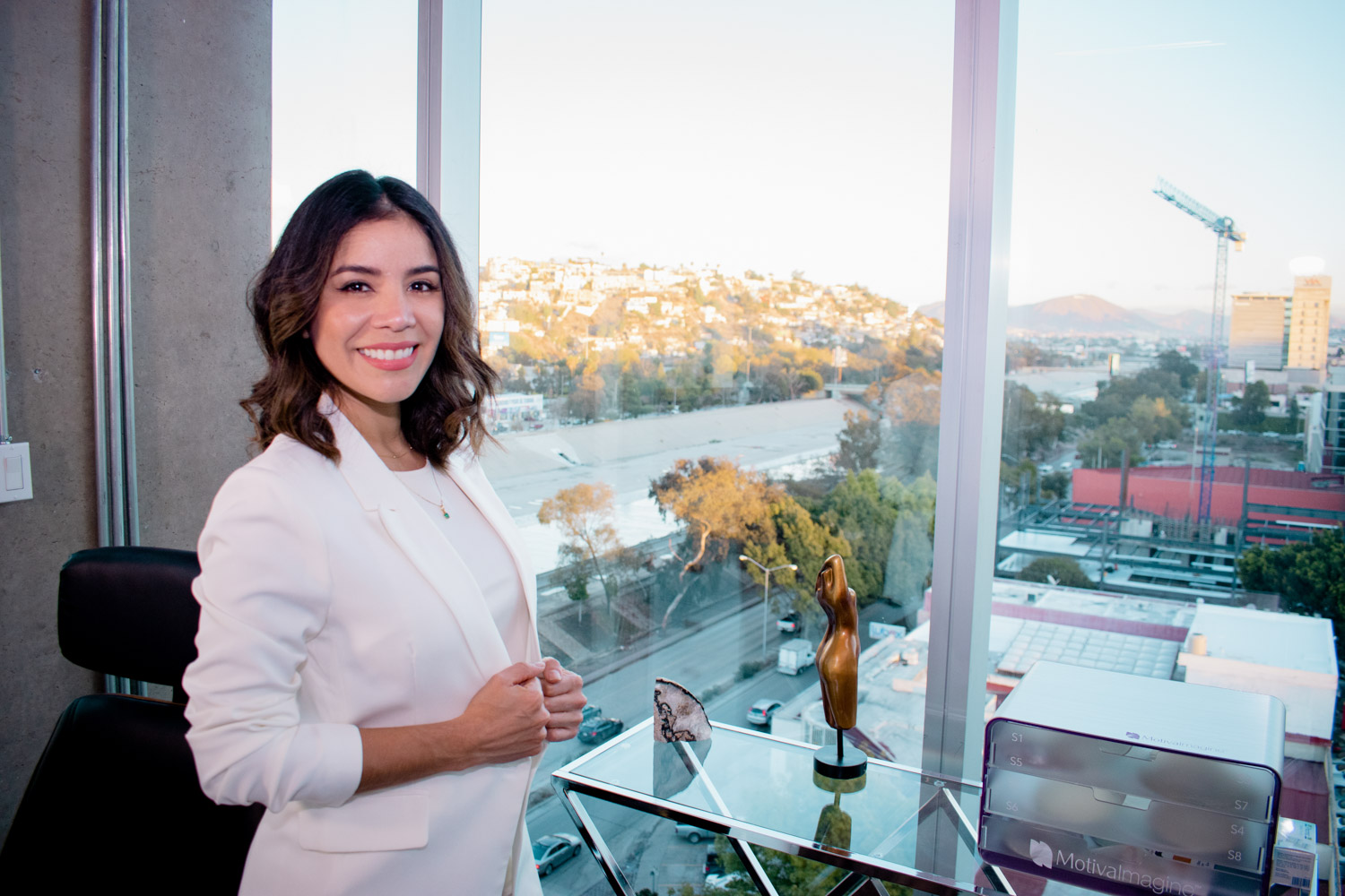 Fotografía de la Dra. Grecia, reconocida cirujana plástica en Tijuana, Baja California, especializada en procedimientos estéticos y reconstructivos.